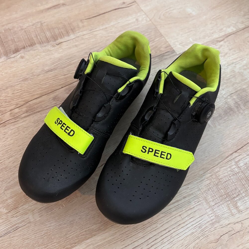 Women/Men’s cycling shoes compatible with Peloton (5.5 mens, 7 womens)